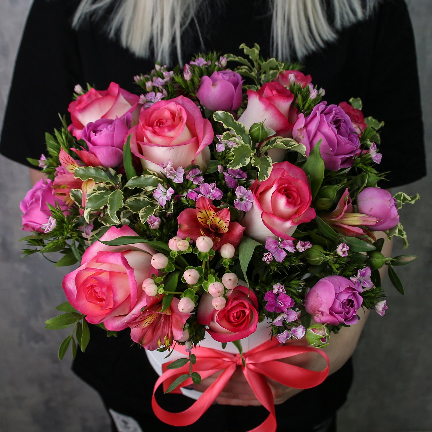 Коробка с цветами FlorPro «Розовые сны»