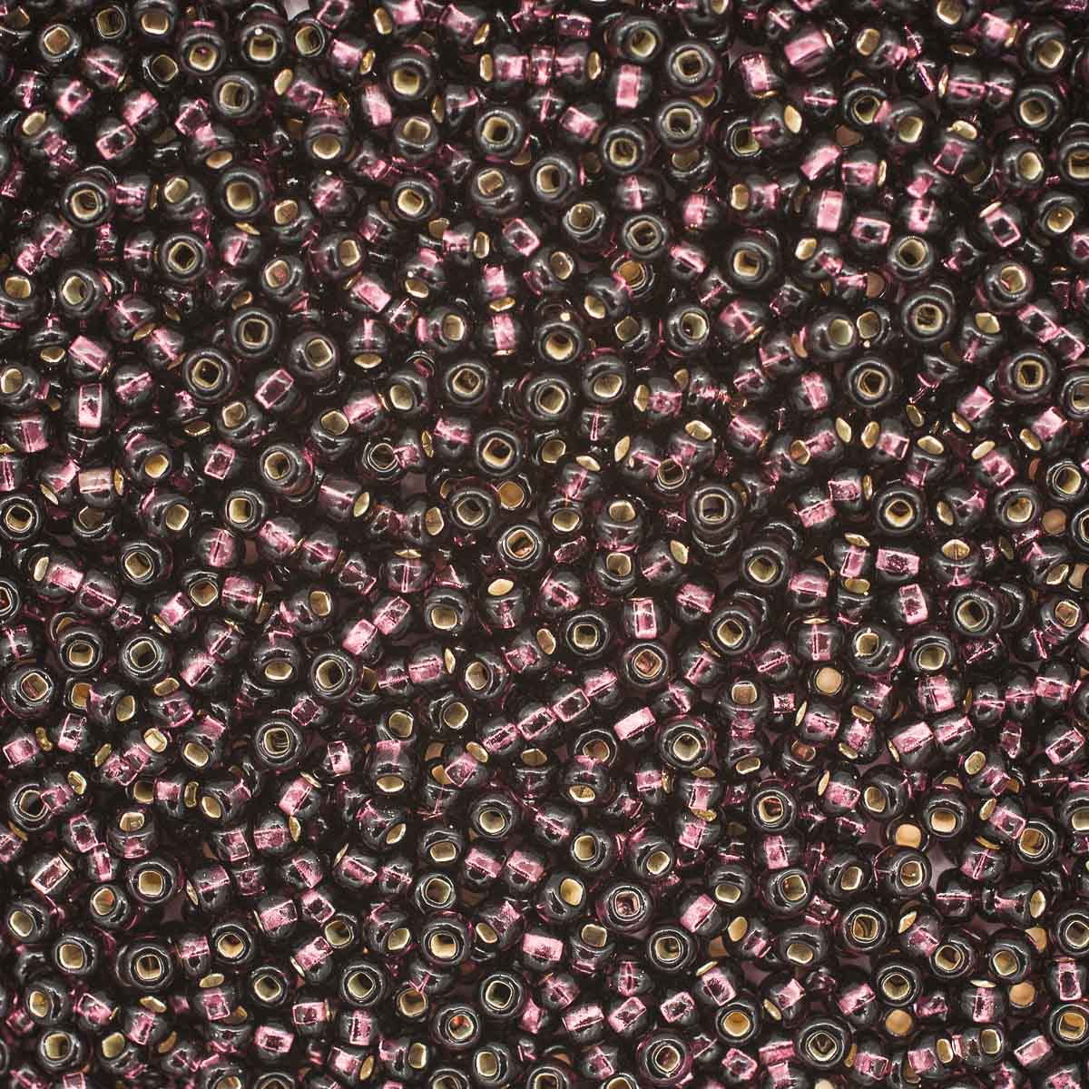 

Бисер Preciosa 8/0, 50 г (фиолетовый 03)