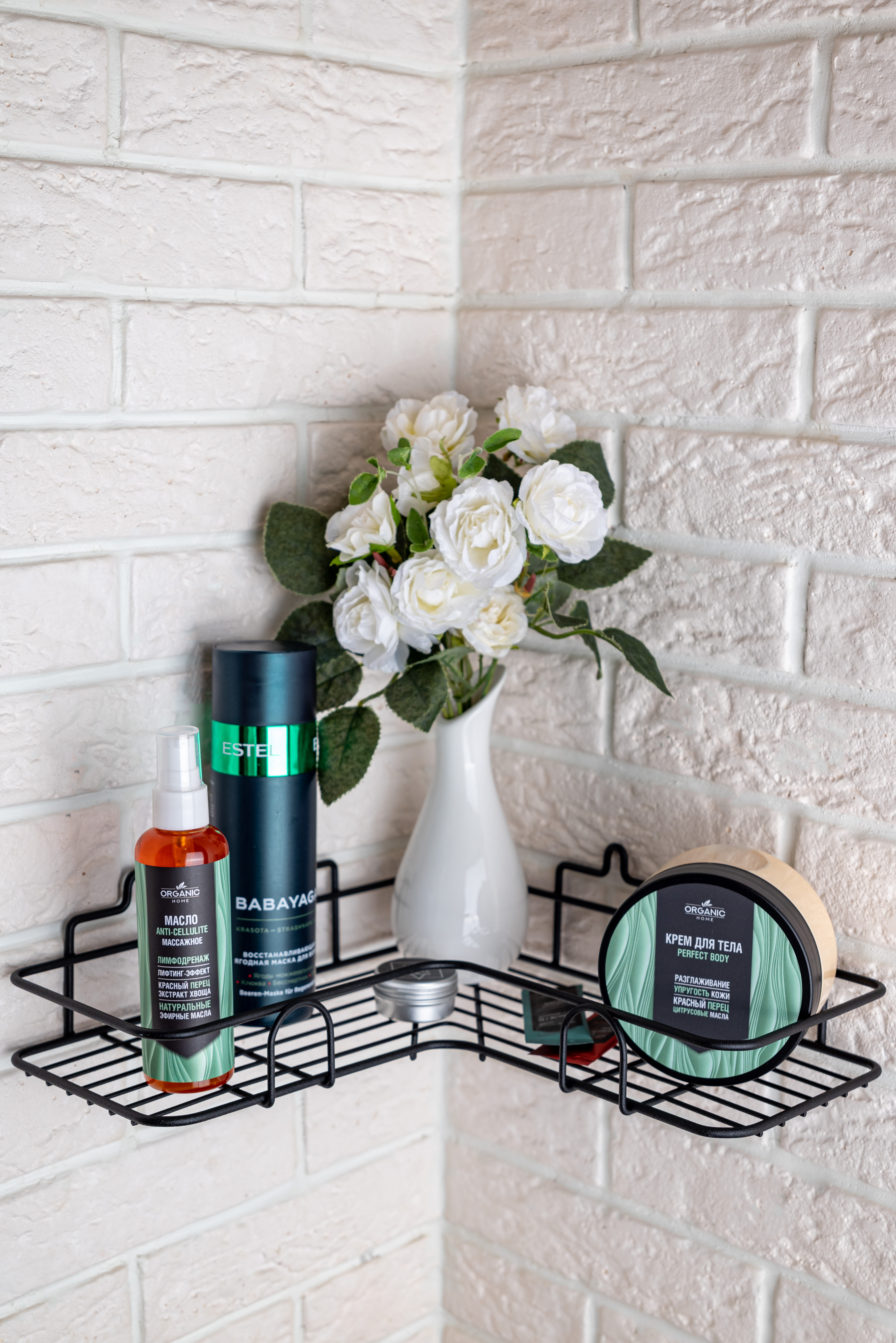 Полка для ванной комнаты угловая 4827-1, 6х27х27 см черный матовый