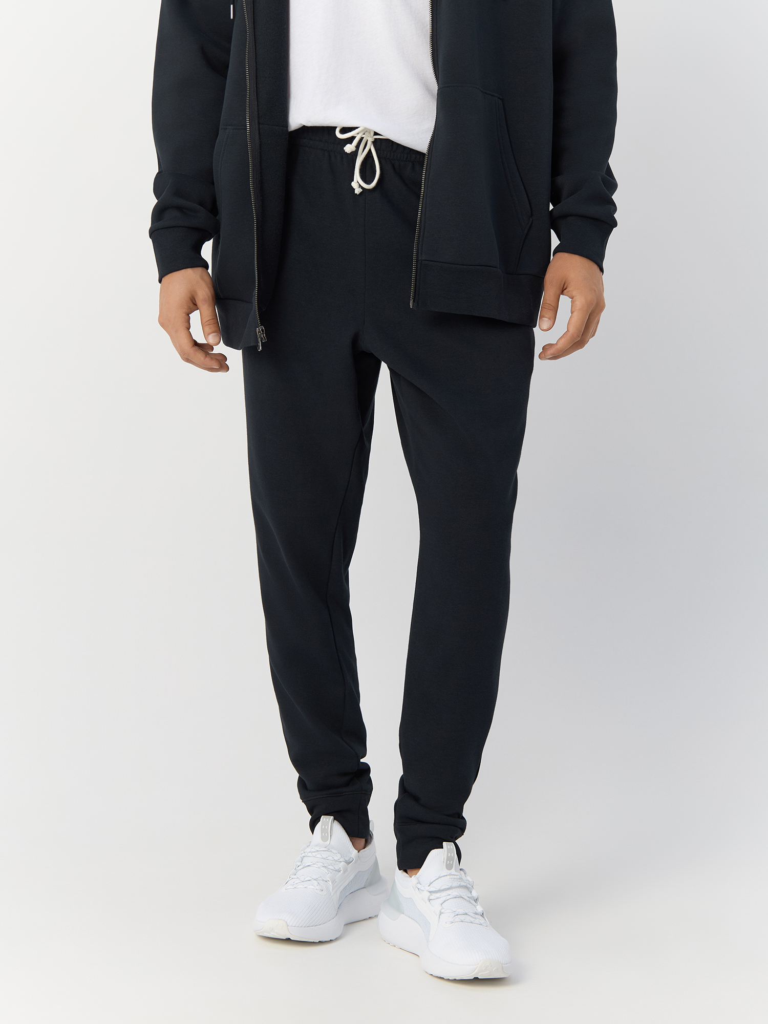 

Спортивные брюки мужские Under Armour UA Rival Terry Jogger 1380843 черные SM, Черный, UA Rival Terry Jogger