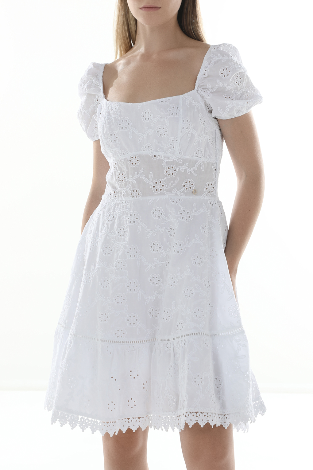 

Платье женское Guess W4GK50 WG590 белое M, Белый, W4GK50 WG590