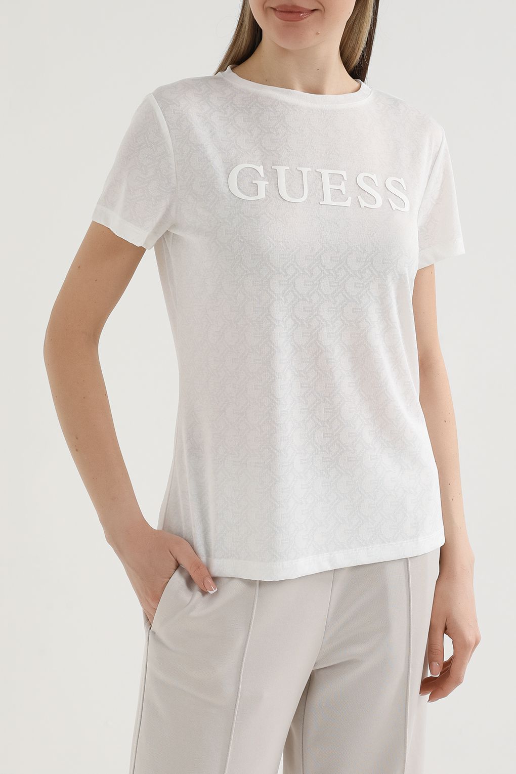 Футболка женская Guess V4GI15 KC6O0 бежевая XS