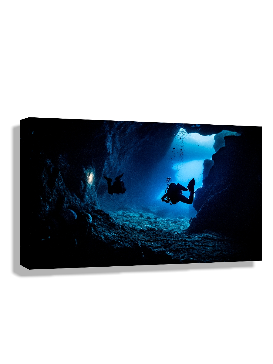 

Картина DRABS 50x30 см на холсте Исследование дайверами пещер на Мальте