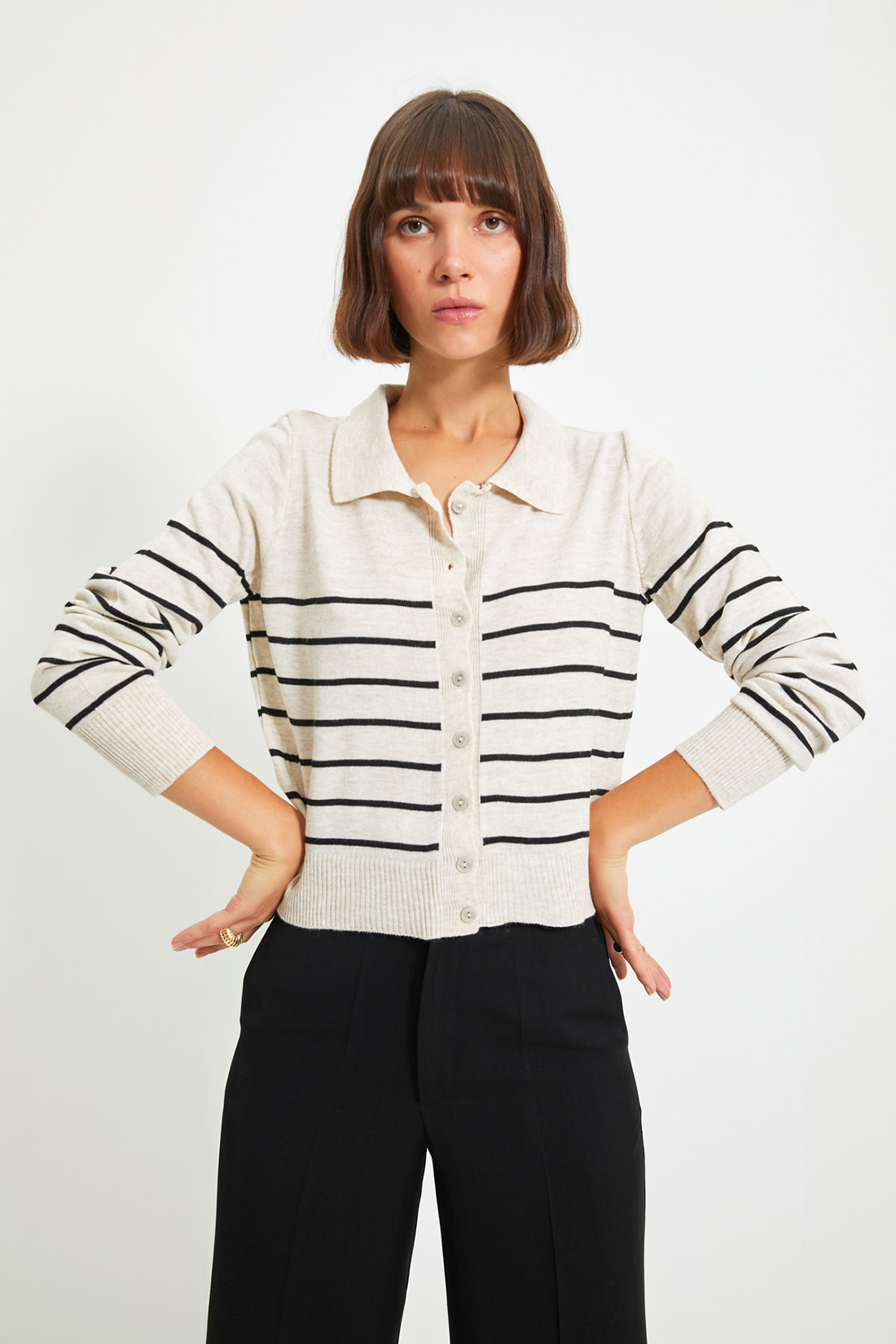 

Кардиган женский trendyol TWOAW22HI0241 бежевый L, TWOAW22HI0241