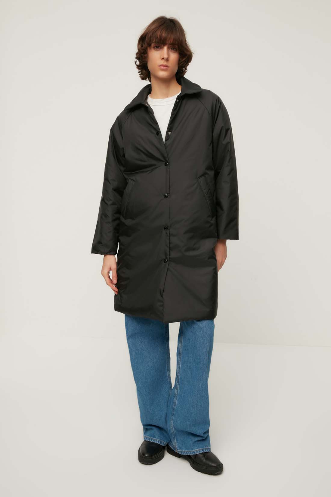 

Пальто женское Trendyol TWOAW22MO0225 черное XS, TWOAW22MO0225