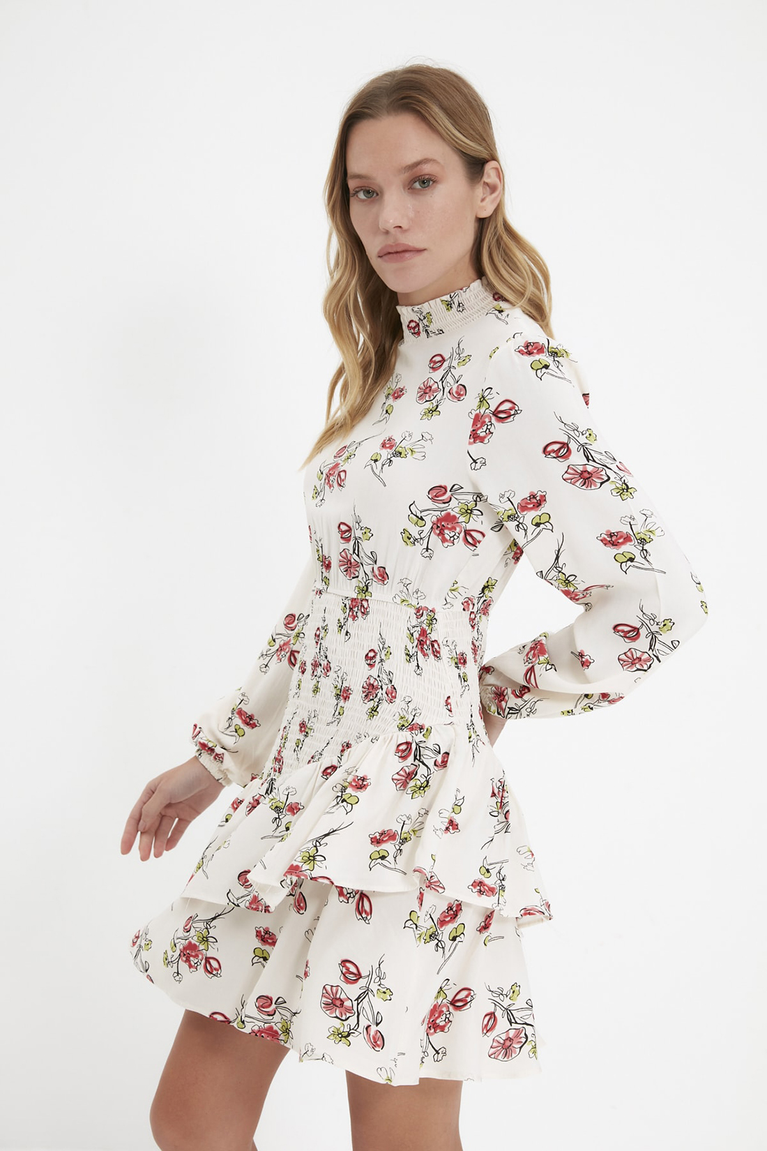 

Платье женское trendyol TWOAW22EL0778 бежевое 36 EU, TWOAW22EL0778