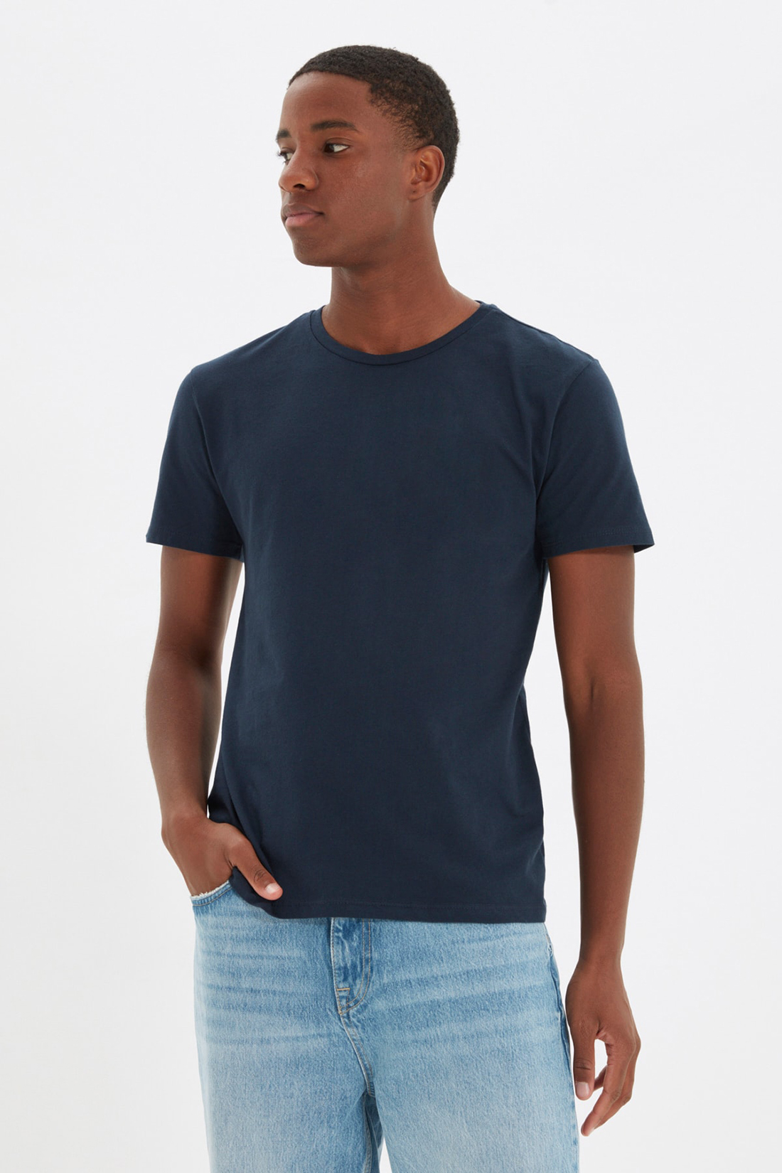 

Футболка мужская trendyol TMNSS19BO0001 синяя 2XL, TMNSS19BO0001