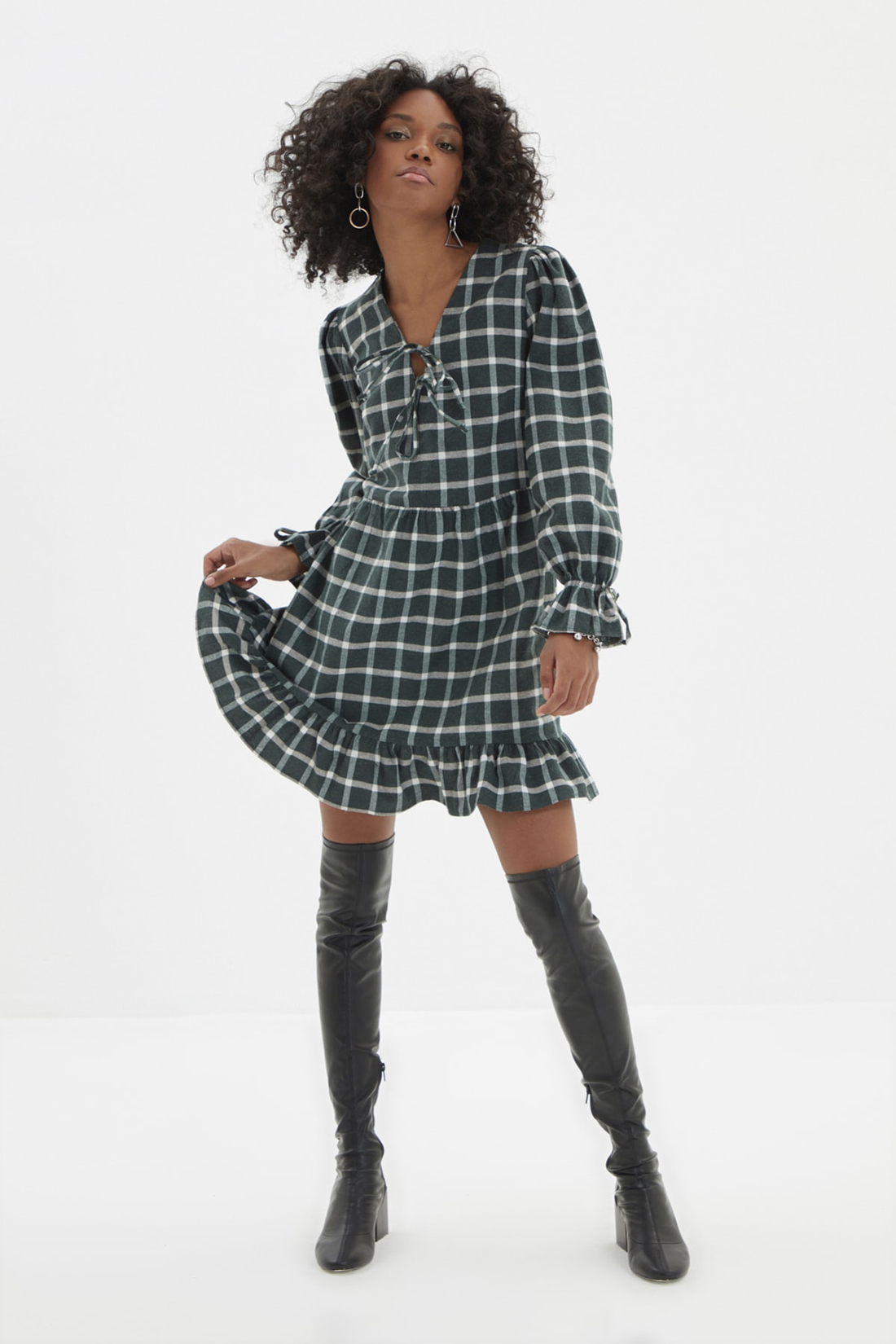 

Платье женское trendyol TWOAW22EL0705 зеленое 42 EU, TWOAW22EL0705