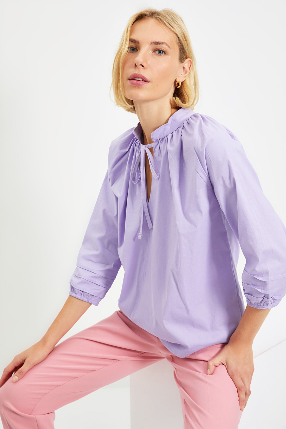 

Блуза женская trendyol TWOAW22BZ0379 фиолетовая 38 EU, TWOAW22BZ0379