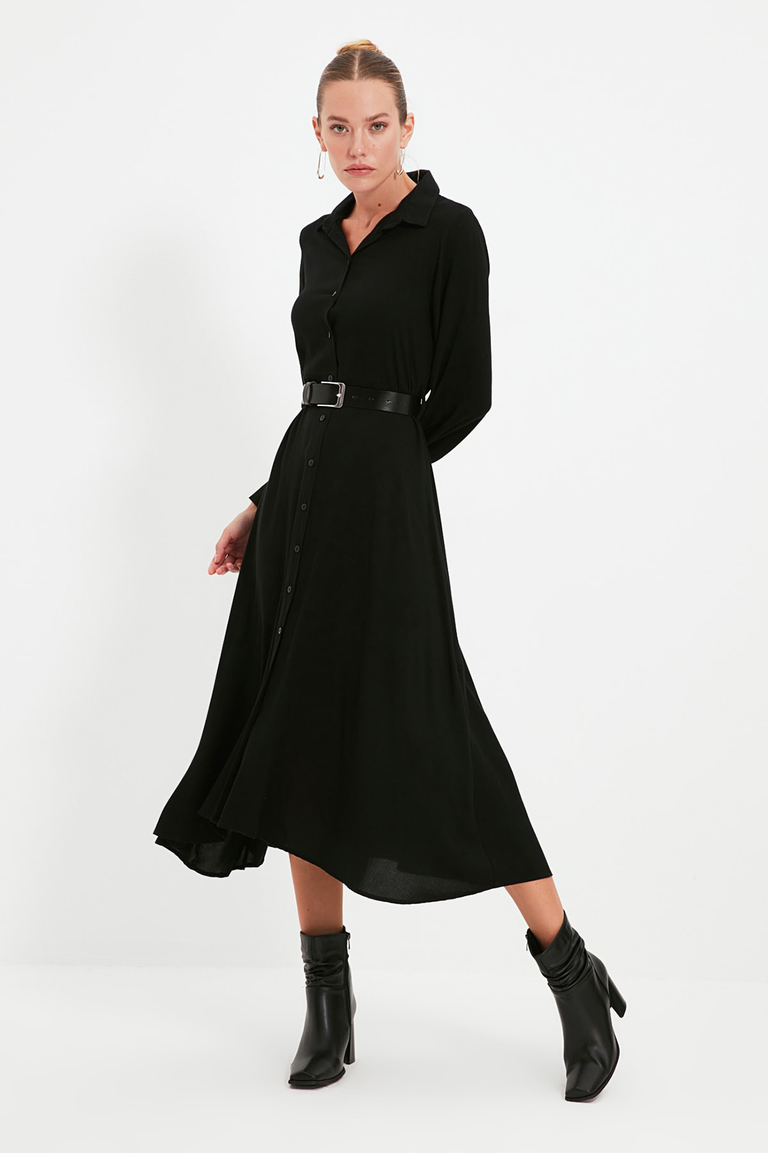 

Платье женское trendyol TWOAW21EL1428 черное 42 EU, TWOAW21EL1428