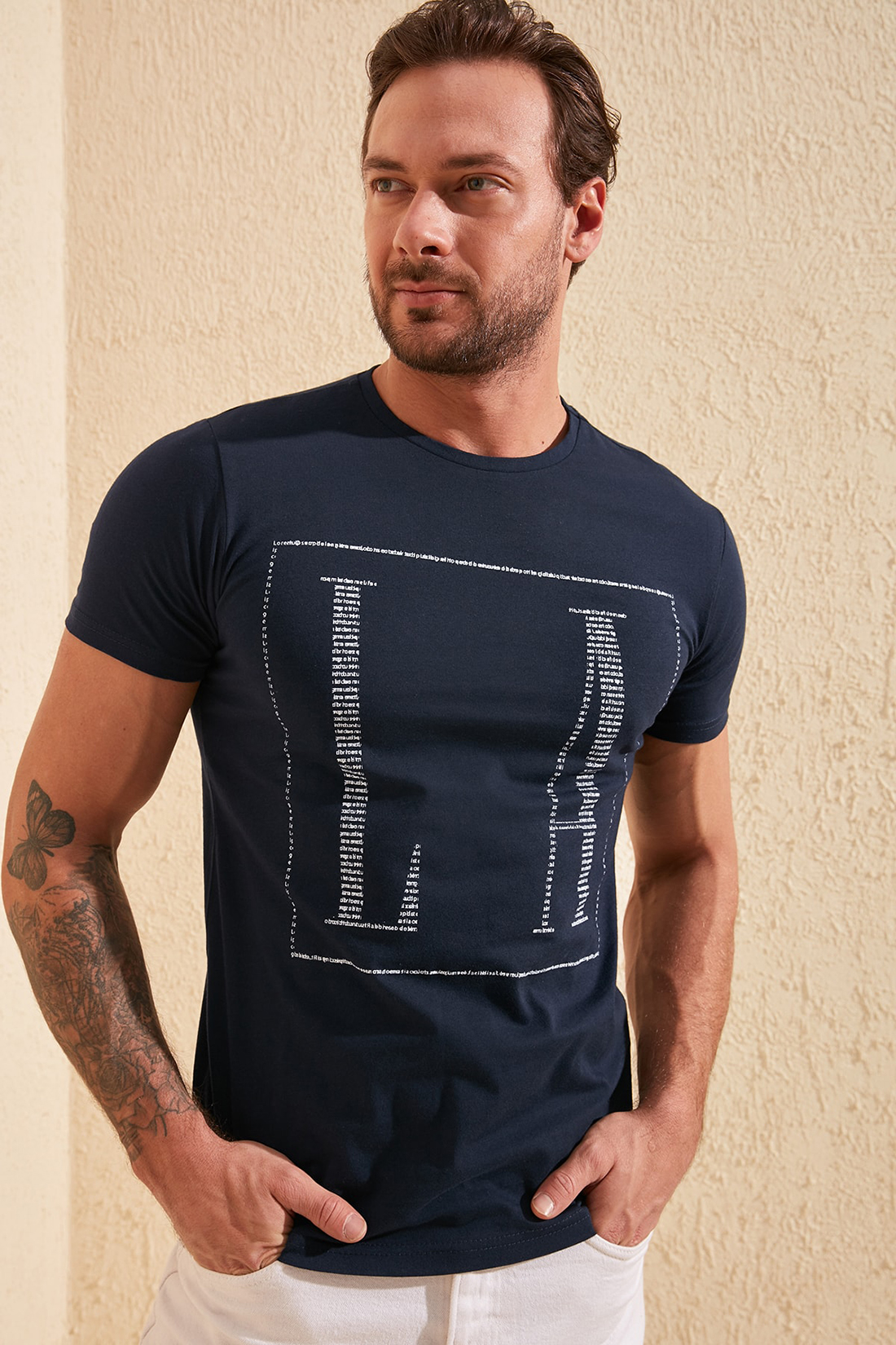 

Футболка мужская trendyol TMNSS20TS0095 синяя L, TMNSS20TS0095