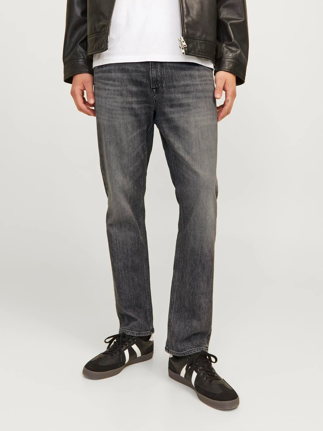 

Джинсы мужские Jack & Jones 12258108 серые 30/32, Серый, 12258108