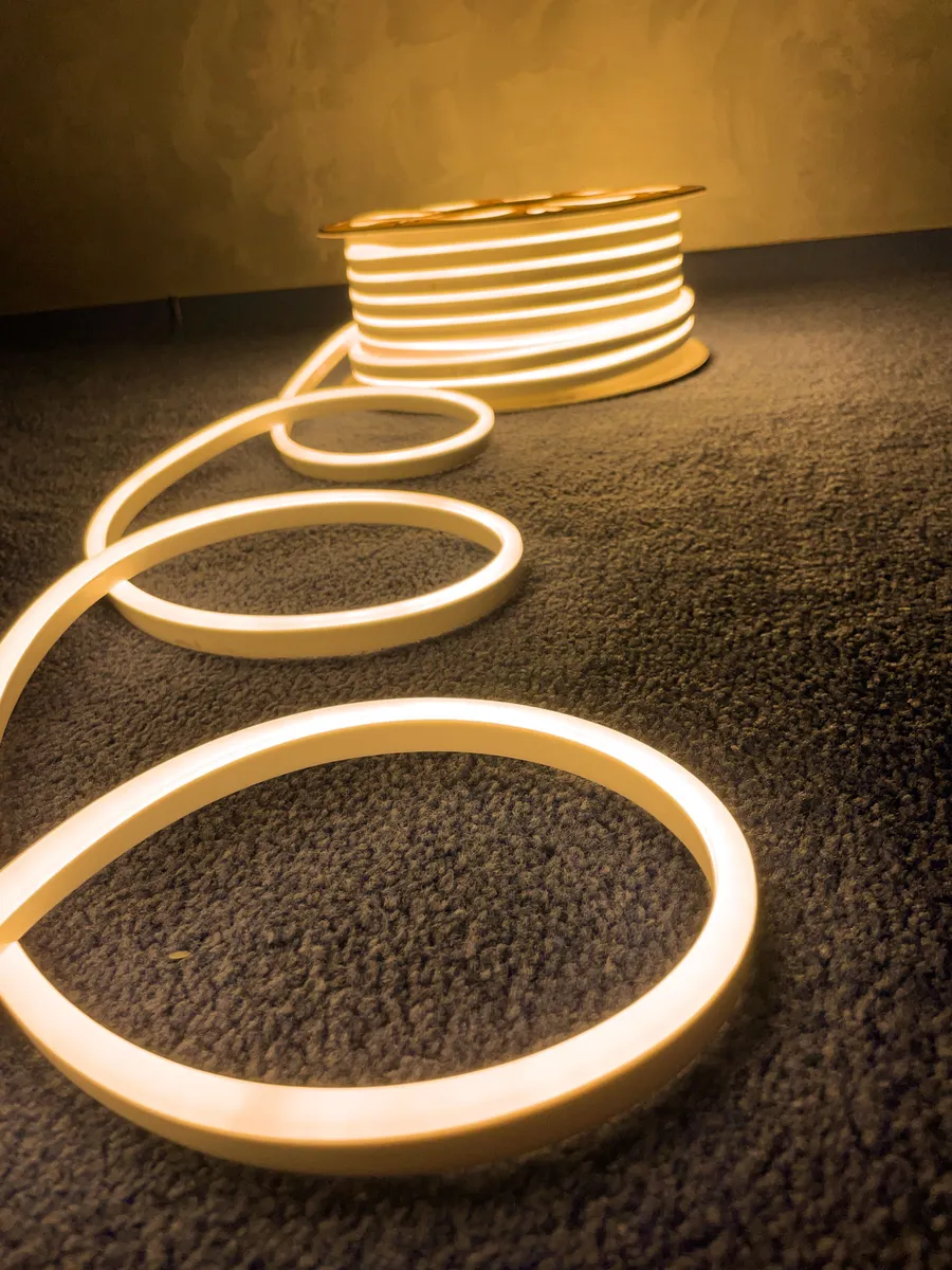 Гибкий неон PJ Neon 4 м, 8х16мм, 220В, 120 LED/m, IP 67, теплый белый