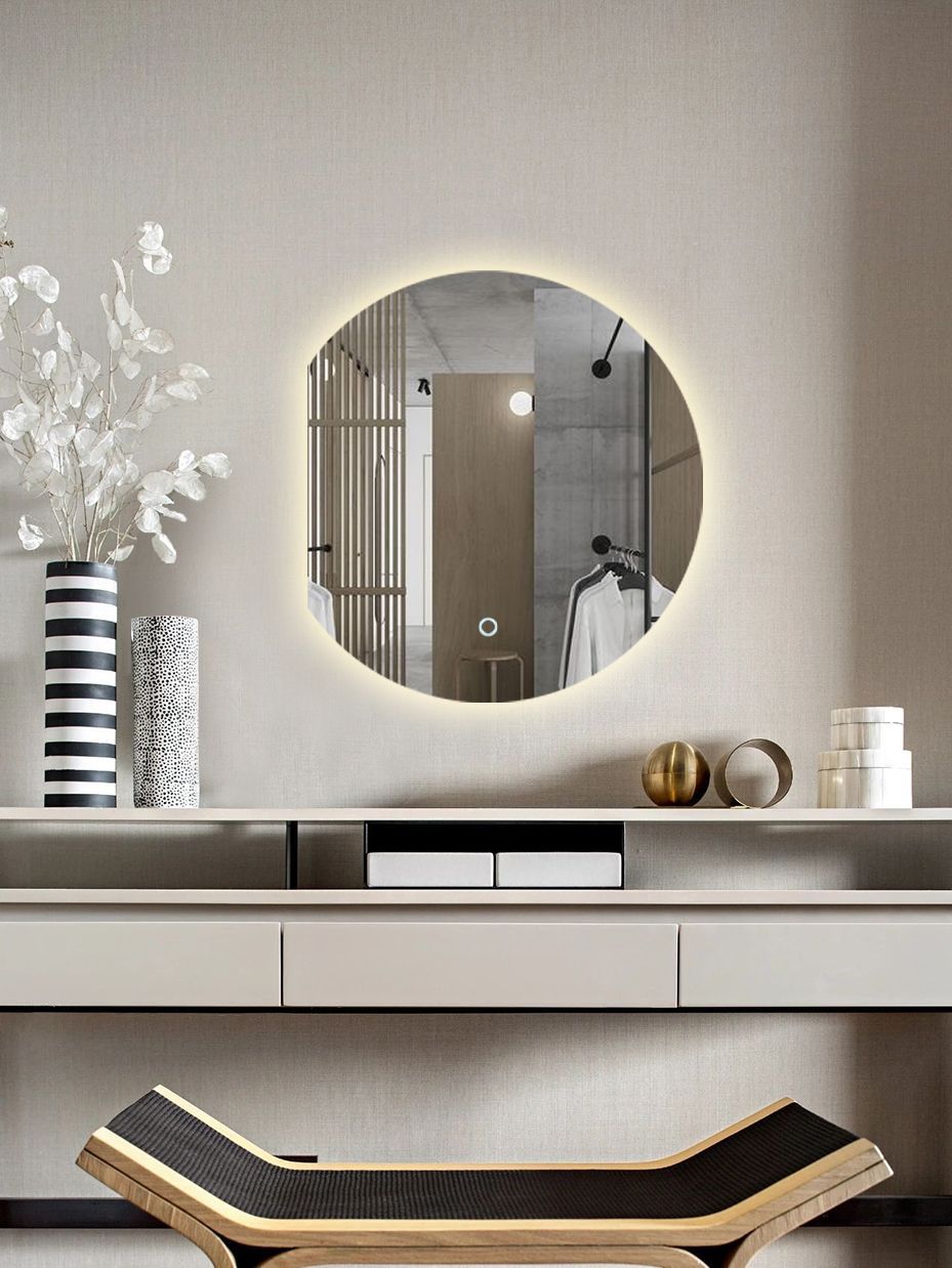 Зеркало для ванной Eclipse 80*70 круглое с левым срезом с тёплой LED-подсветкой декор с подсветкой