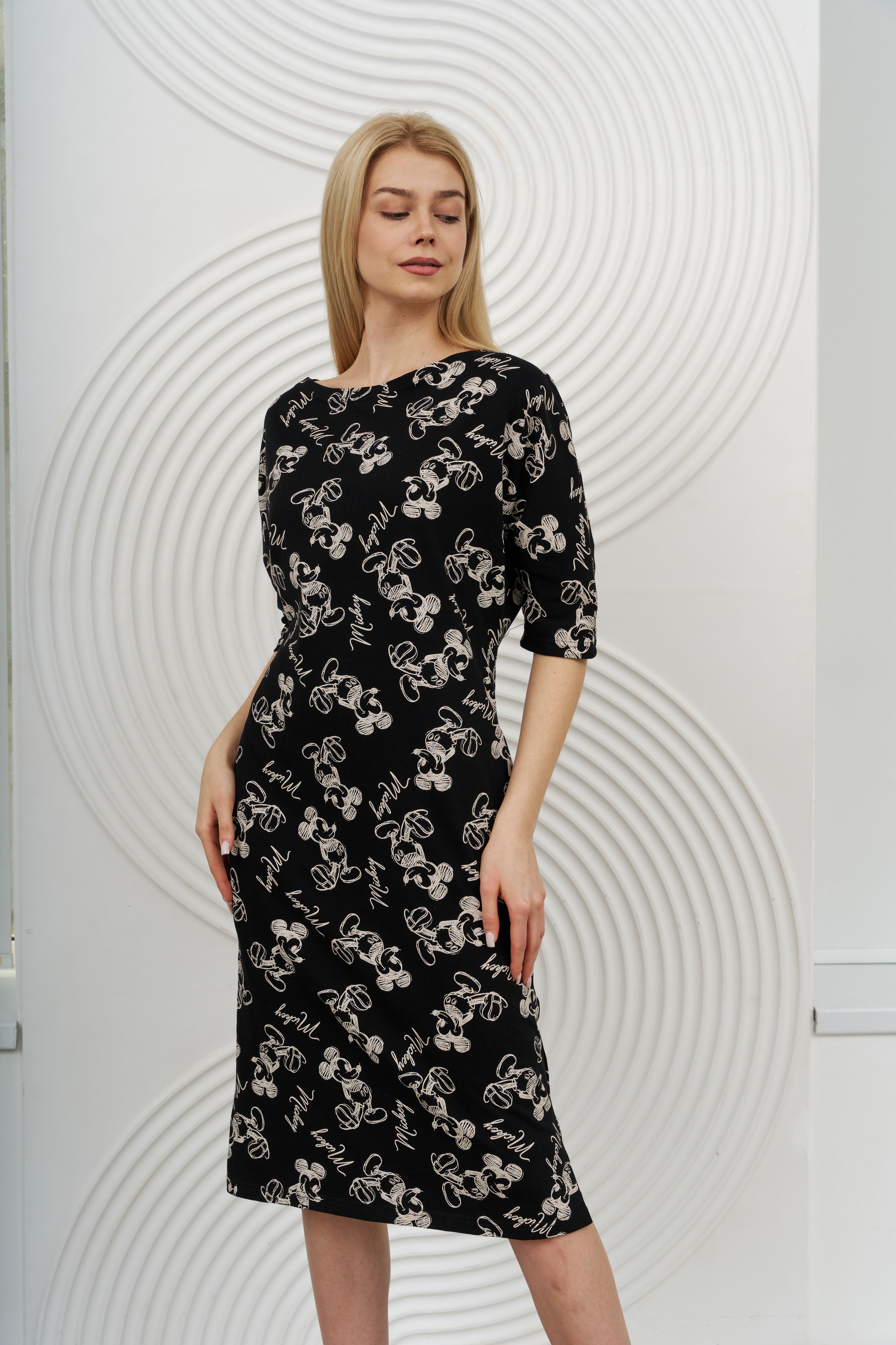 

Платье женское Gabriela 5392 черное 44 RU, Черный, 5392