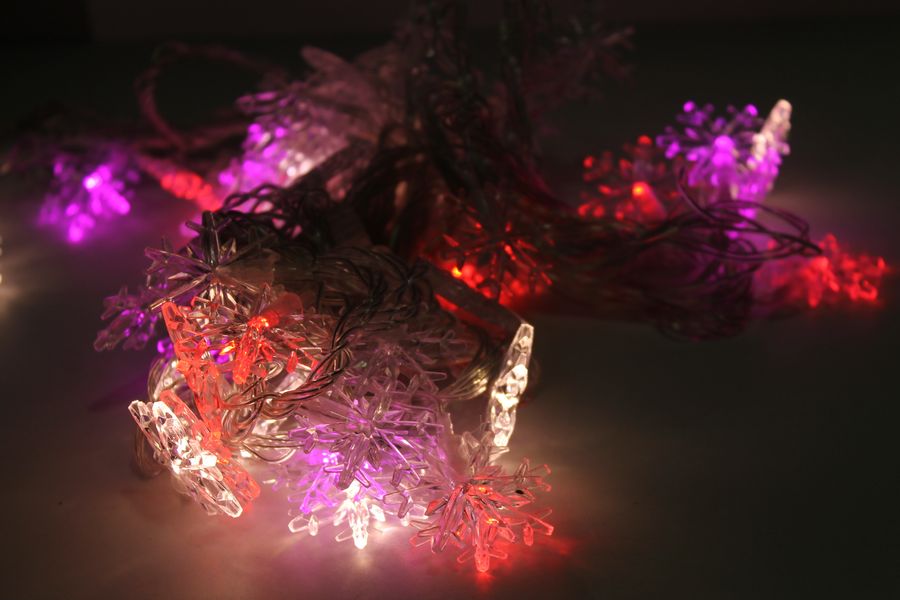 Световая гирлянда новогодняя Disco Снежинки 10 м разноцветный/RGB