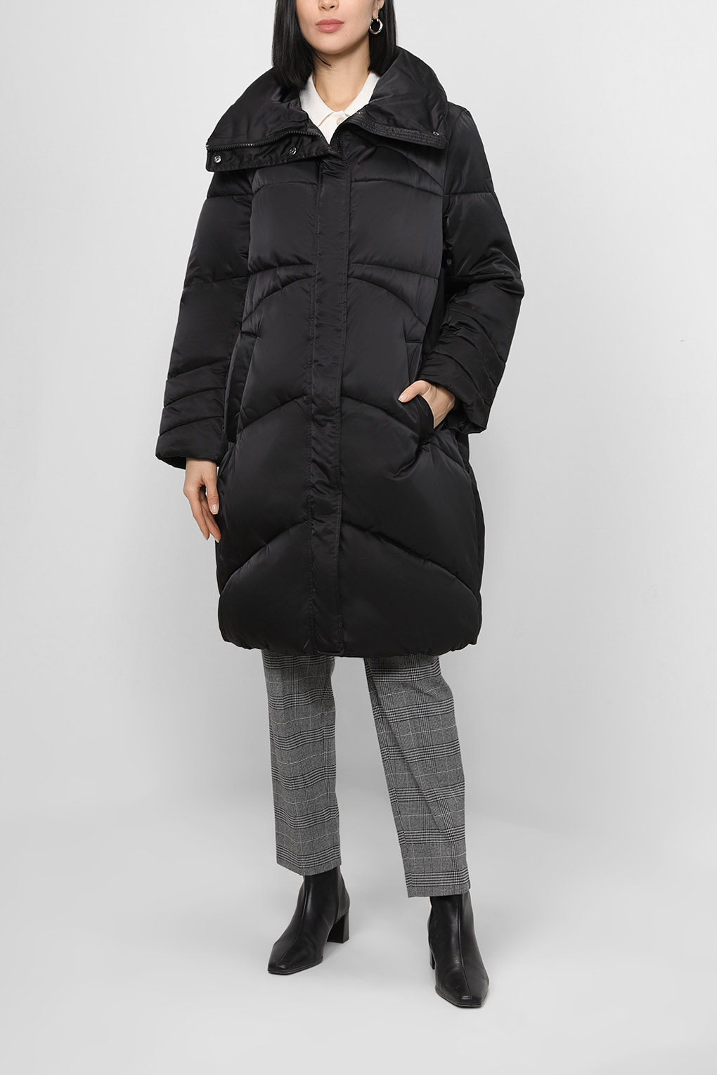

Куртка женская Guess W2BL70 WF170 черная S, Черный, W2BL70 WF170