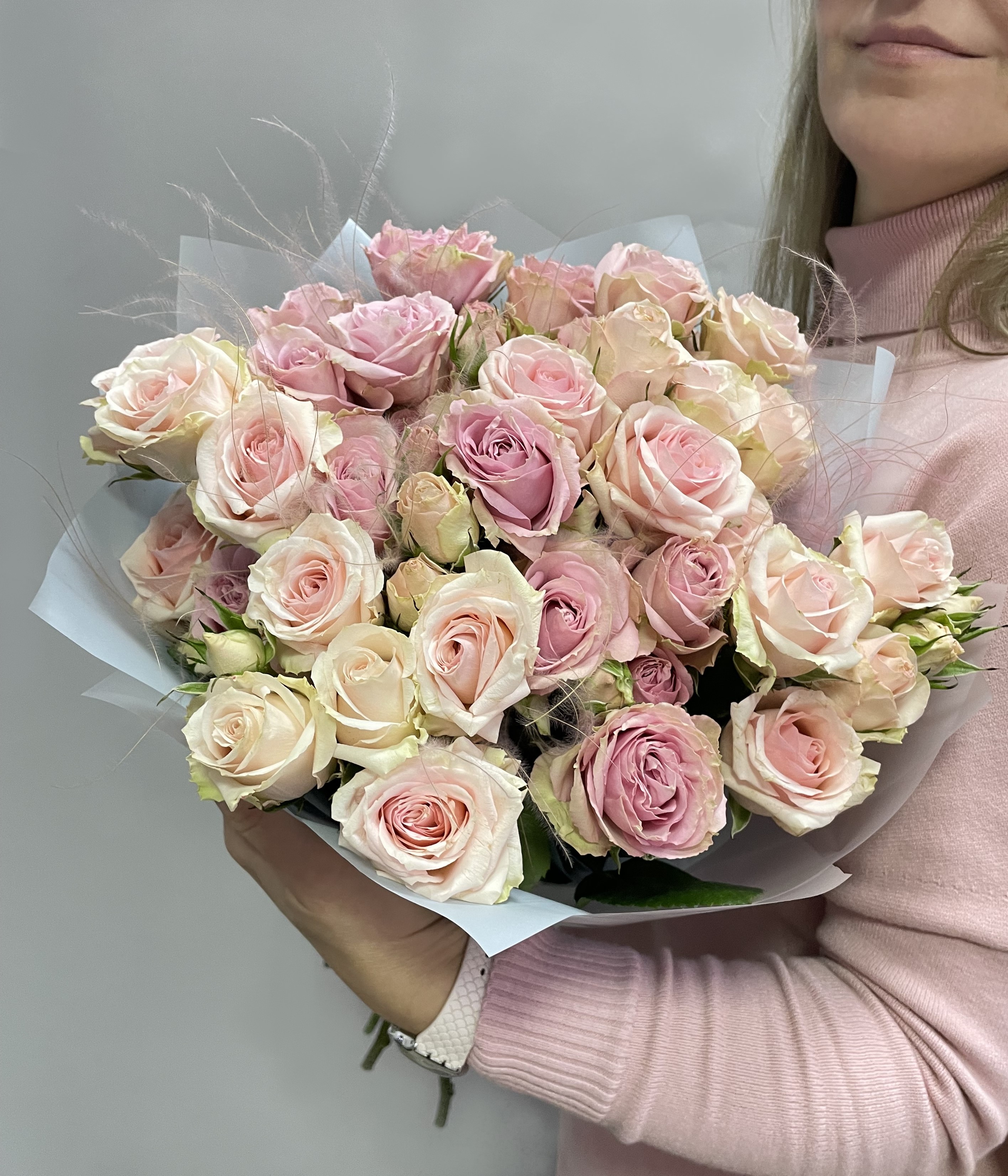 

Букет Floret нежных кустовых роз, 032, БУКЕТ