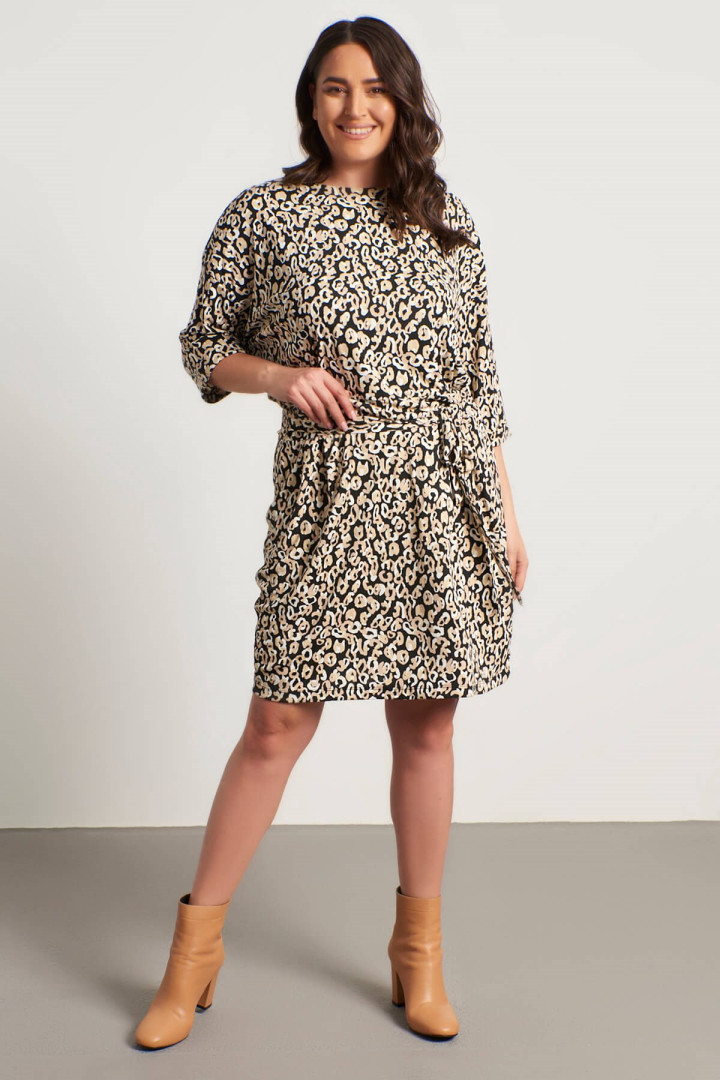 

Платье женское My Line Moda 1223 черное XL (товары доставляются из-за рубежа), 1223