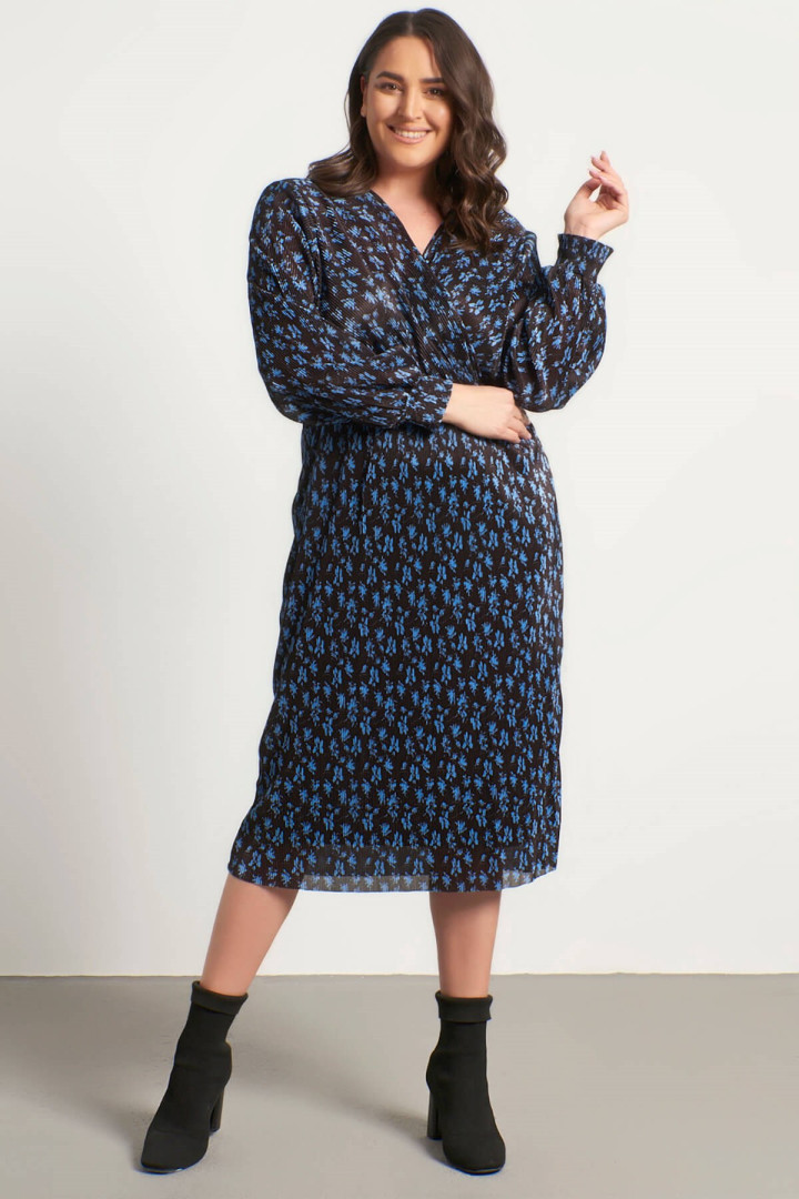 

Платье женское My Line Moda 1185 черное 52 RU, 1185