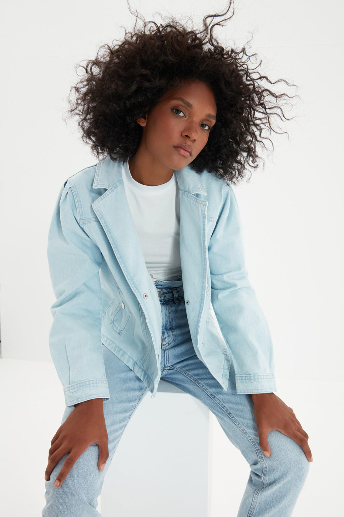 

Жакет женский Trendyol TWOAW22CE0047 синий L, TWOAW22CE0047