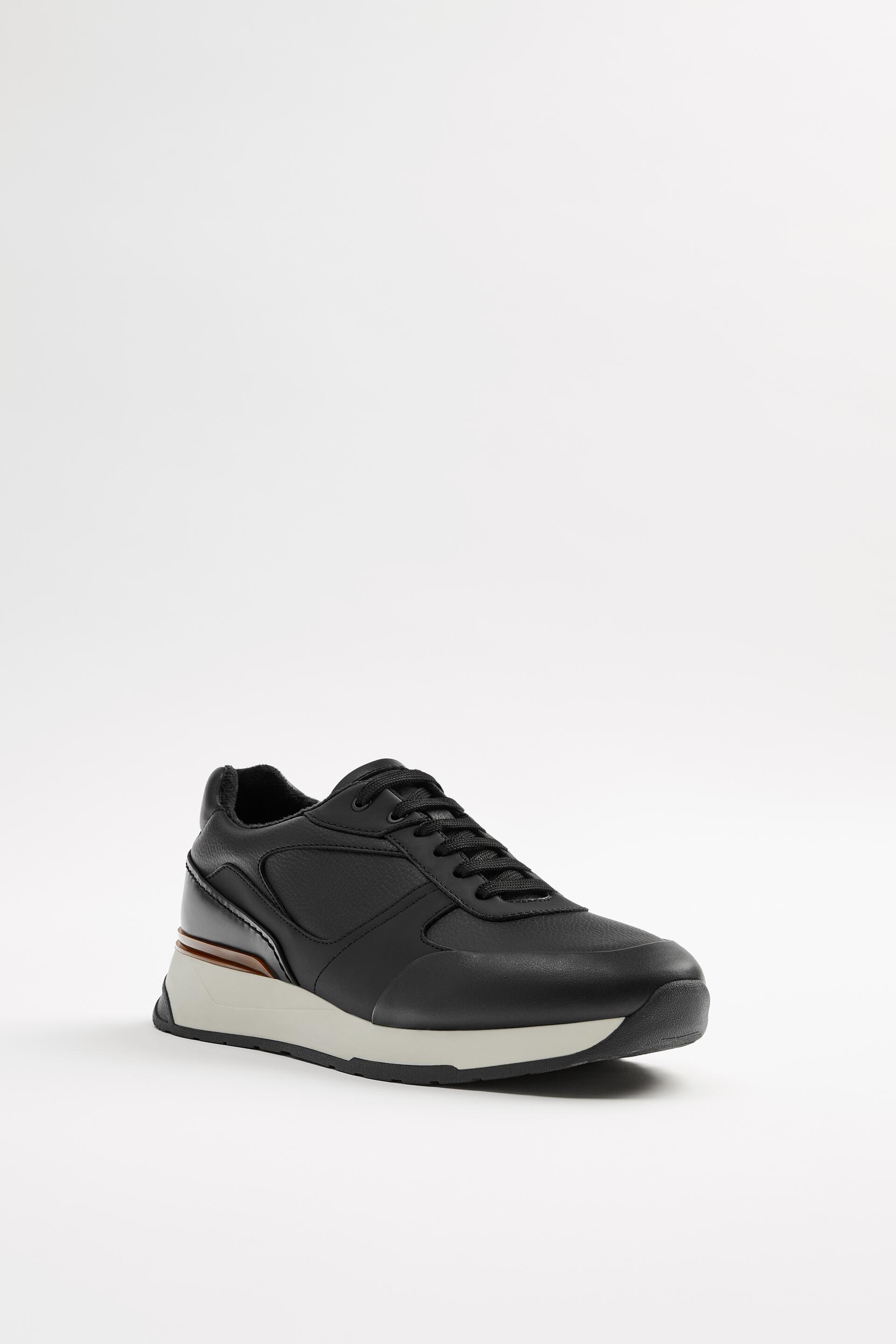 

Кроссовки мужские ZARA 225047 черные 45 RU (доставка из-за рубежа), 225047