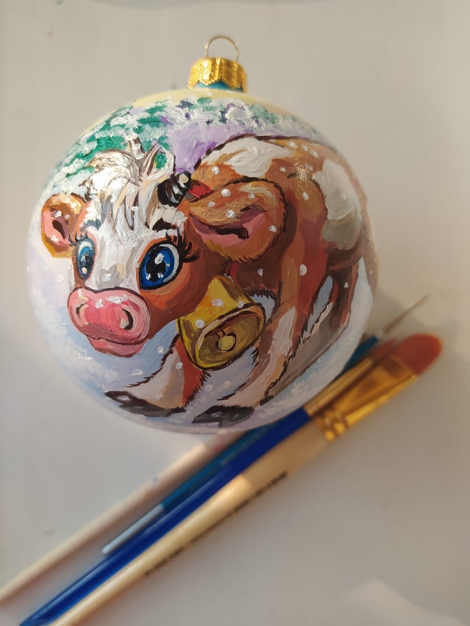 Елочный шар с ручной росписью ART-WORKS-DV Бычок обоятельный 2023110013 разноцветный 1 шт