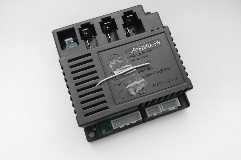 

Контроллер 12V 2WD 2.4G JR1829RX-5W для электромобиля