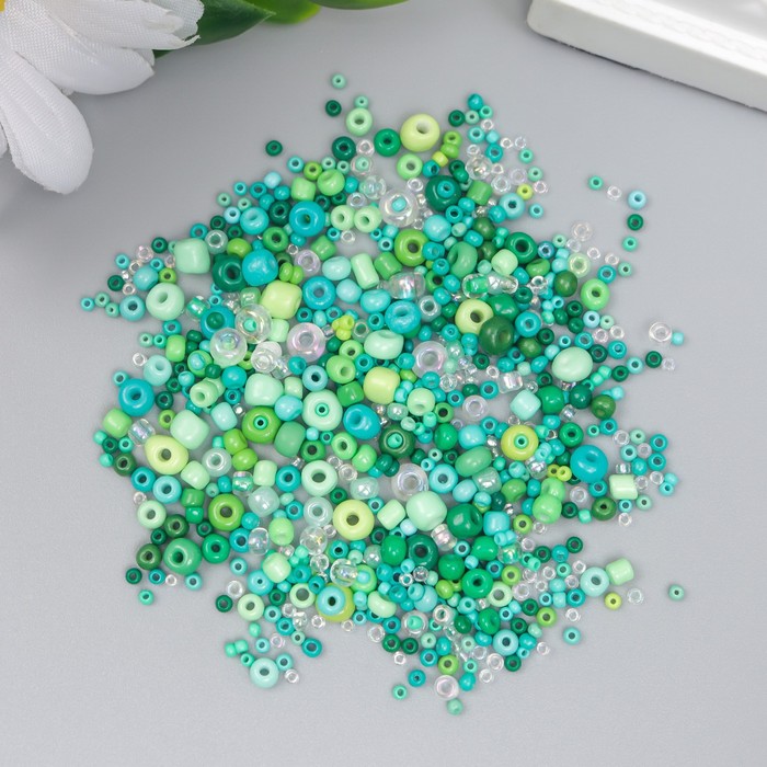 

Бисер Арт Узор стекло 6/0 - 15/0 Ассорти зелёное d=1,5-4 мм, н-р 10гр, Разноцветный