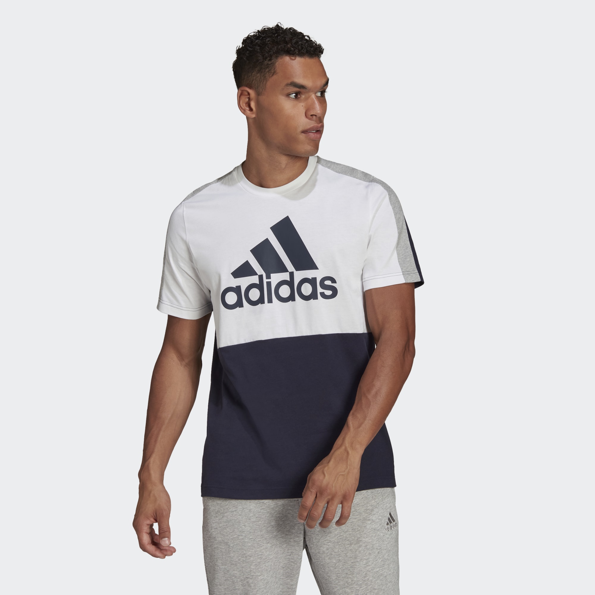 

Футболка мужская Adidas HE4329 белая S, HE4329