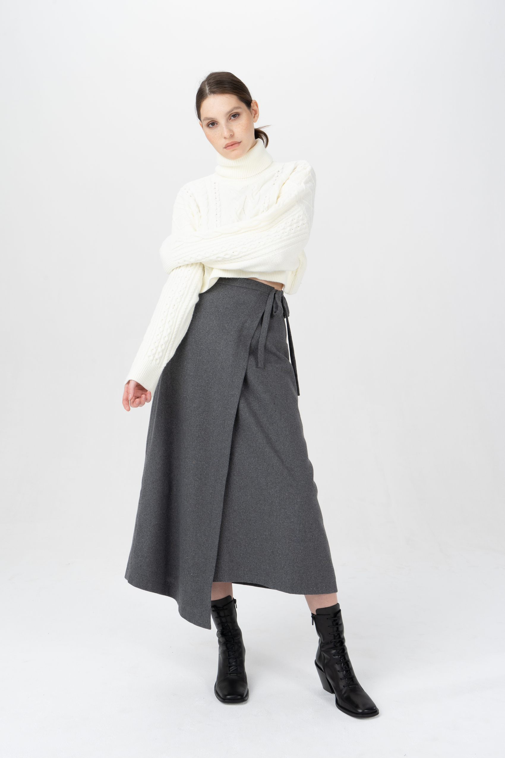 

Юбка женская Ennergiia AW23-SH04 серая 42 RU, AW23-SH04