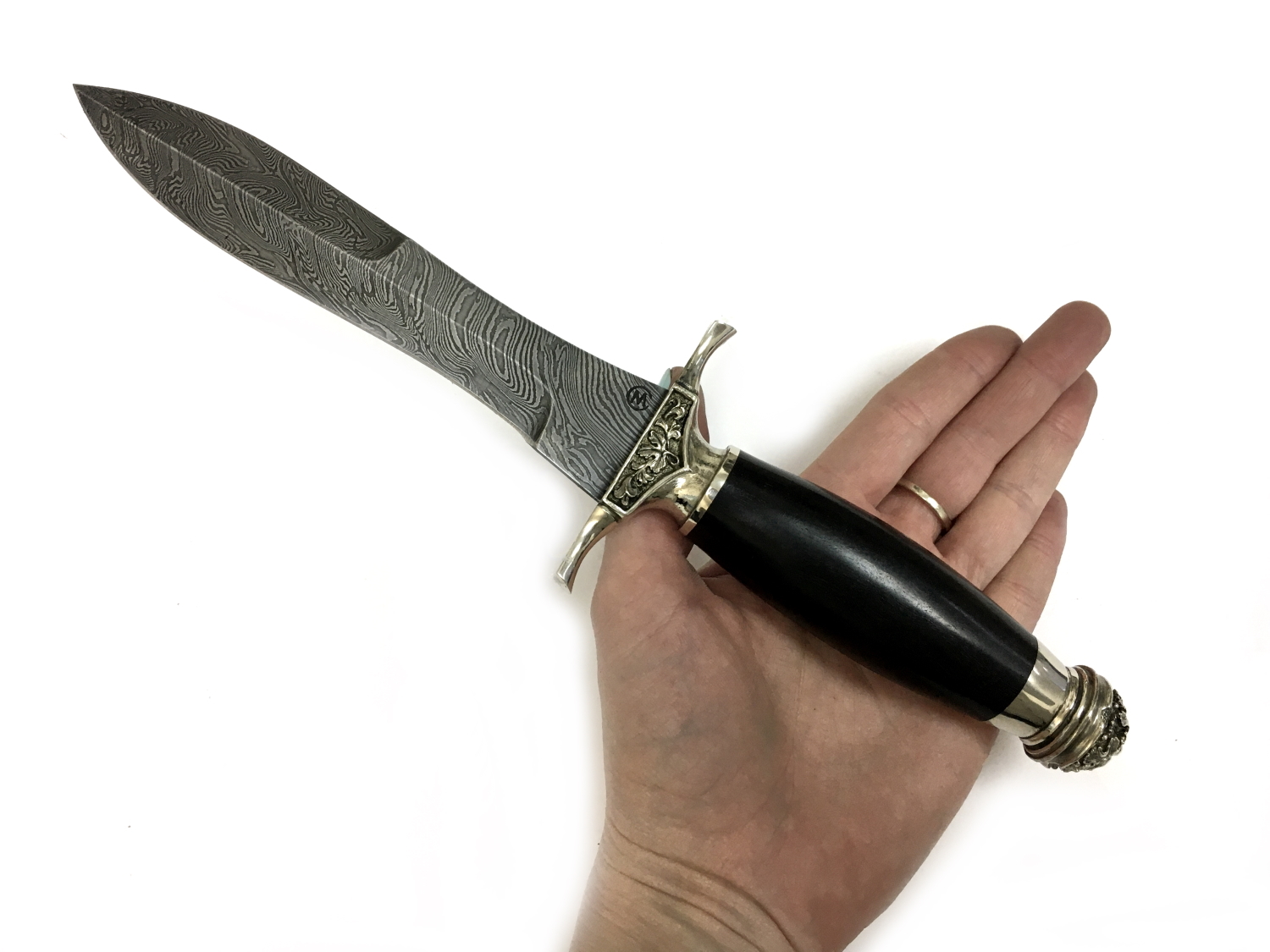 

Нож Адмирал, дамасская сталь, рукоять черное дерево, ручная работа, Черный, Адмирал, дамасская сталь, ручная работа