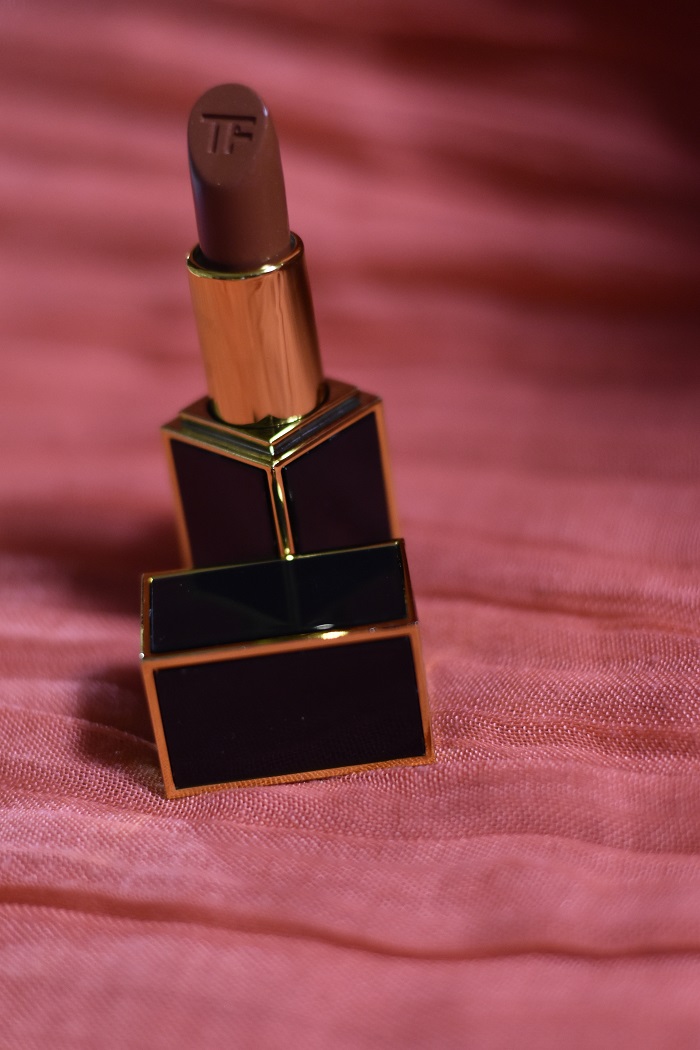 Помада для губ Tom Ford Lip Color Rouge A Levres 3г остаться незамеченной