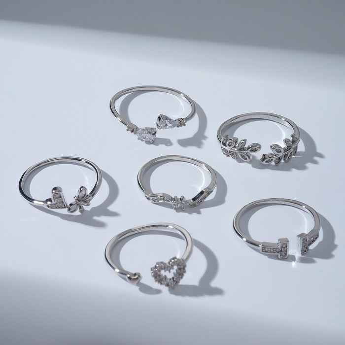 

Кольцо из бижутерного сплава Queen Fair, фианит