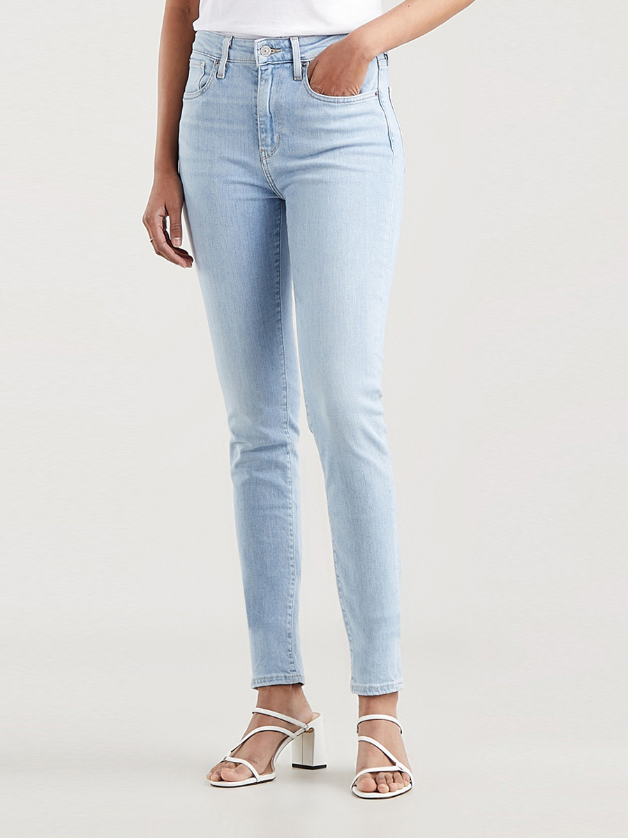 Джинсы женские Levis 18882-0469 голубые 26/32
