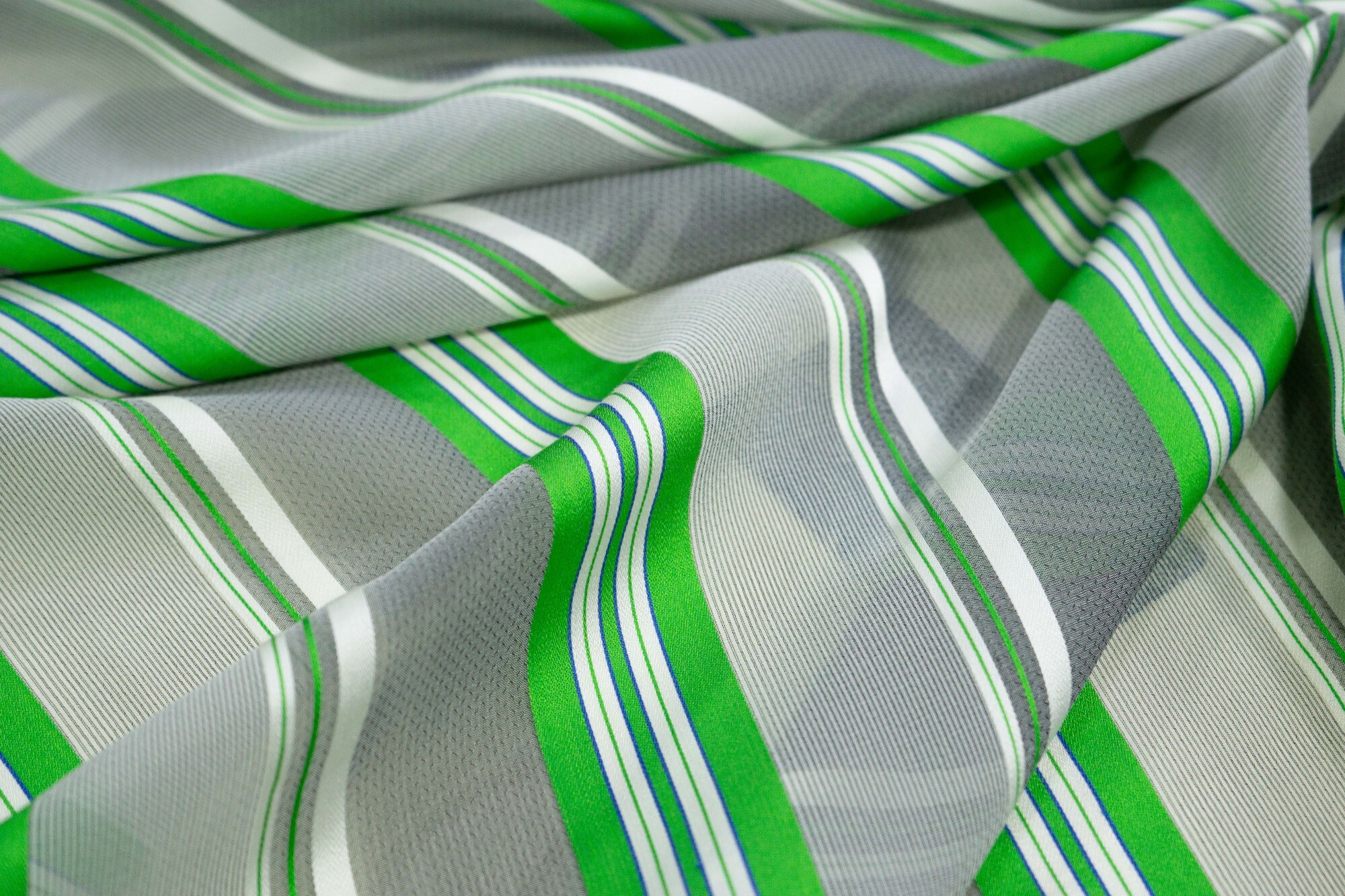 

Ткань UNOFABRIC sanr27-O шелк жаккард полоска зеленая - 1м 100x140 см, Серый