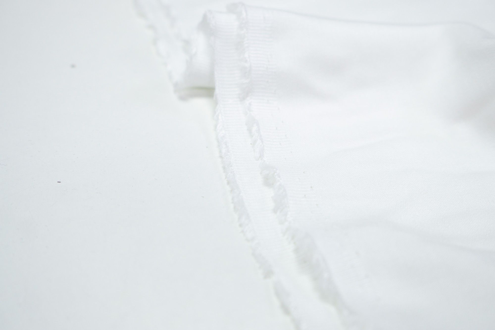 

Ткань UNOFABRIC MON310168 Вискоза плательная сатин белая. Ткань для шитья 100x150 см, Белый