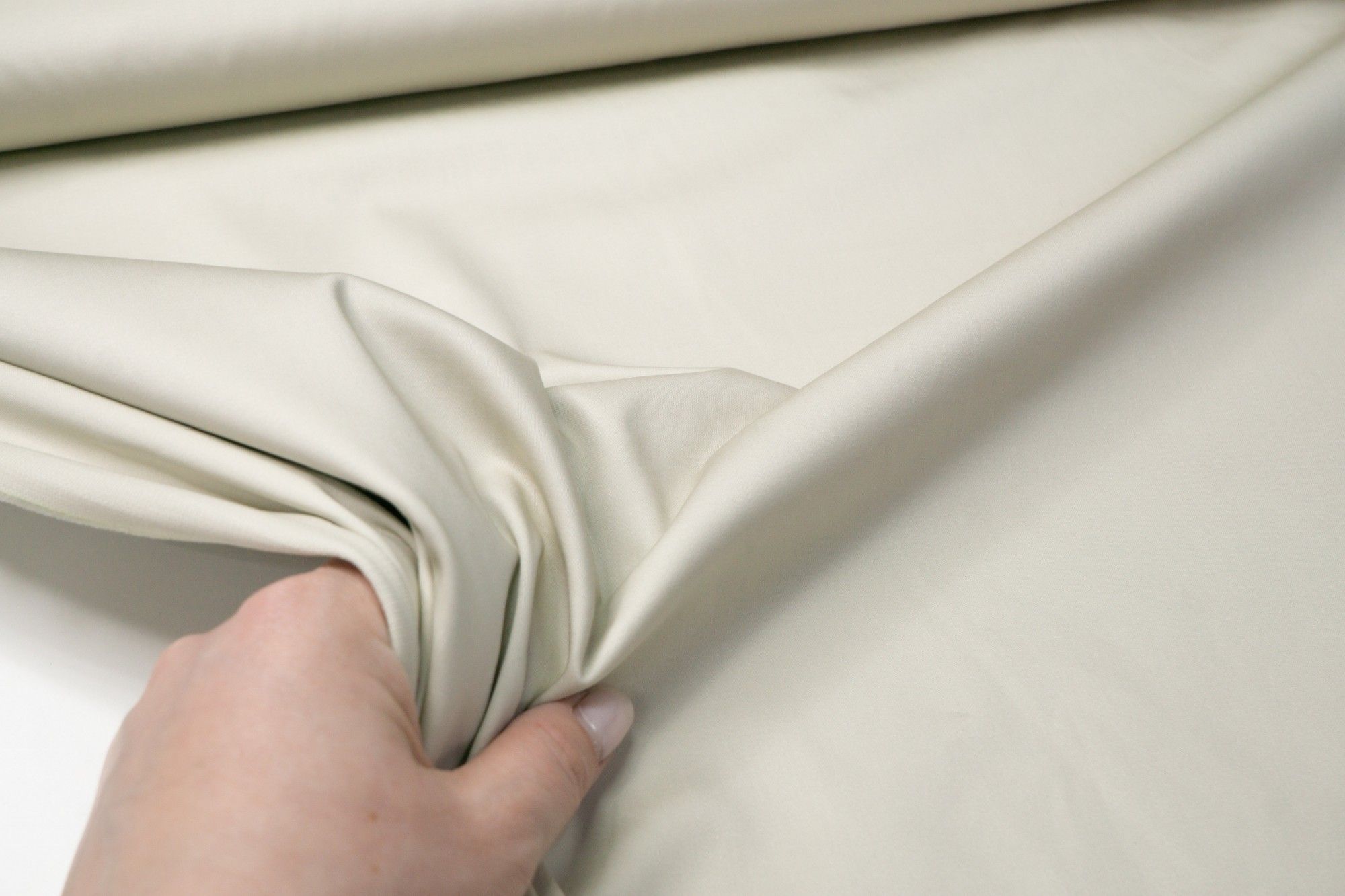 

Ткань UNOFABRIC FP2983 Хлопок сатин холодный молочный. Ткань для шитья 100x140 см, Белый;бежевый