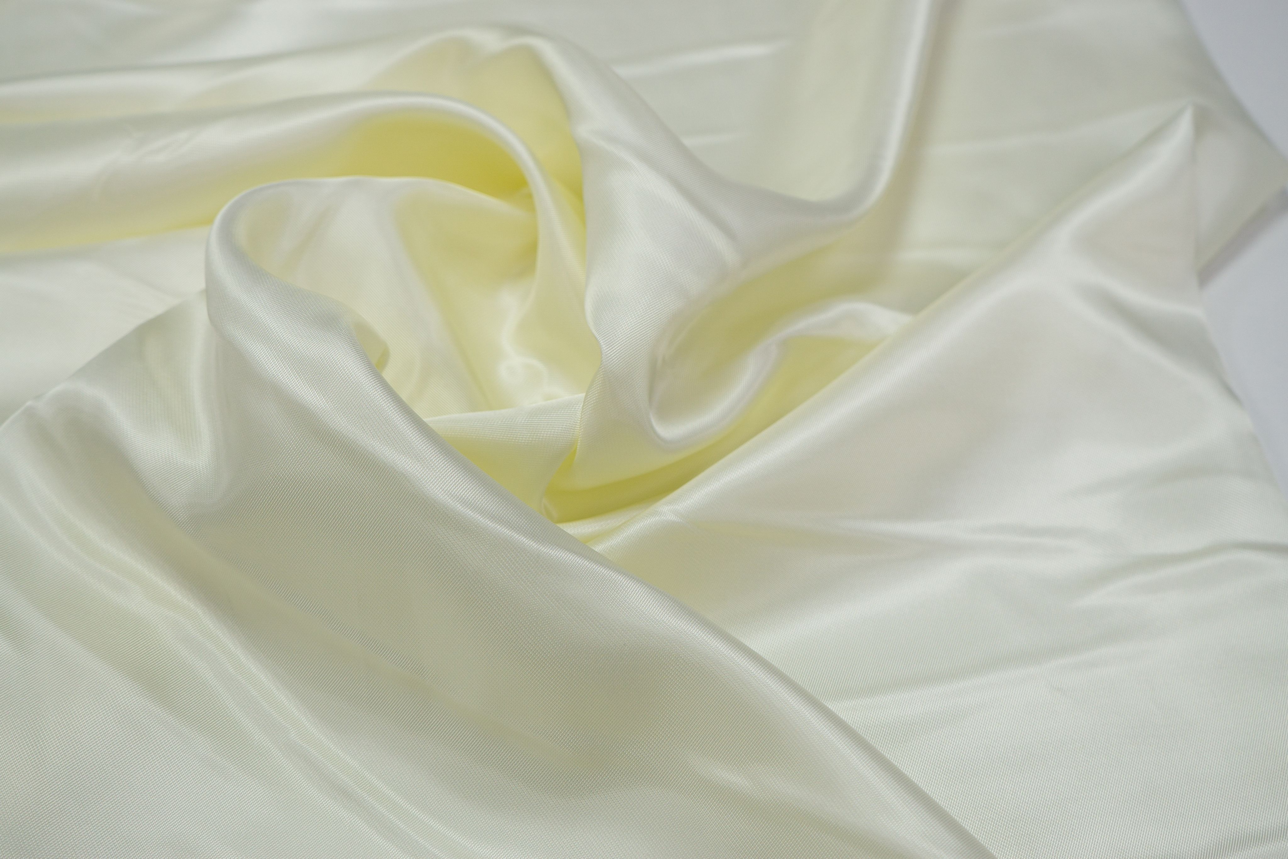 

Ткань UNOFABRIC BEAB245 Подкладочная молочная. Ткань для шитья 100x139 см, Белый