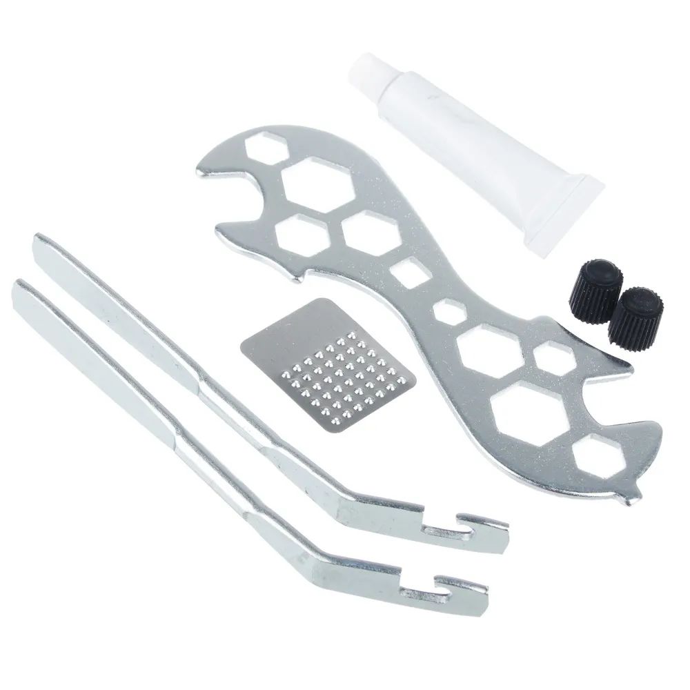 

Ремонтный велосипедный набор Silapro клей + ключ + заплатки 5 шт + колпачки 2 шт + жгут 2