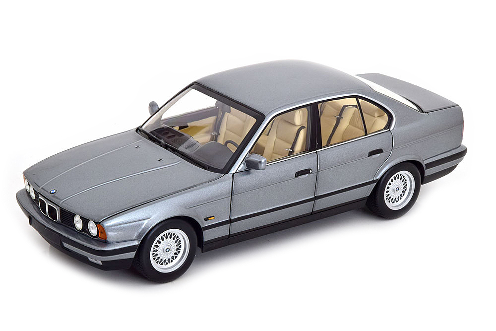 

Модель коллекционная Minichamps BMW 535I E34 saloon 1988 светло-серый металлик
