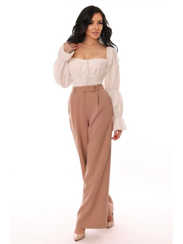 

Костюм женский DAZZLE STYLE Кокетка бежевый; белый 42 RU, Кокетка