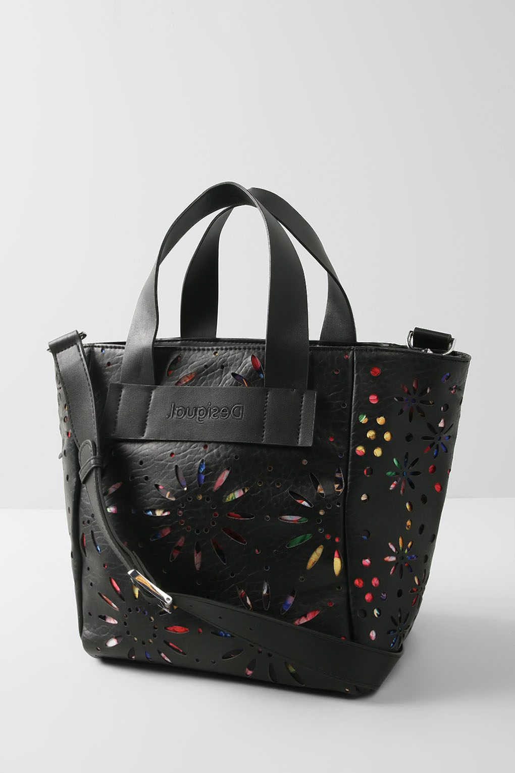 

Сумка женская Desigual 22SAXPA0 черный, 22SAXPA0