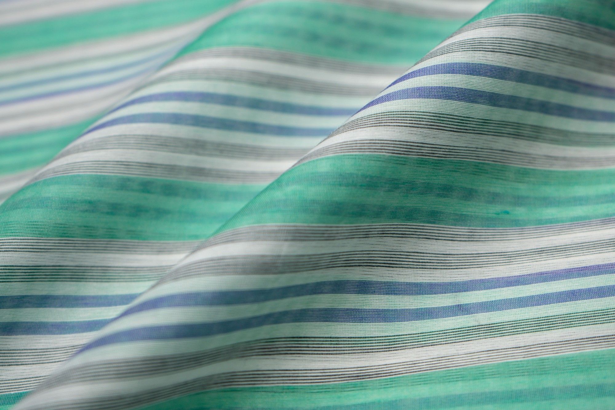 

Ткань UNOFABRIC AL5892 Батист с шелком полоска зеленая. Ткань для шитья 100x140 см, Зеленый