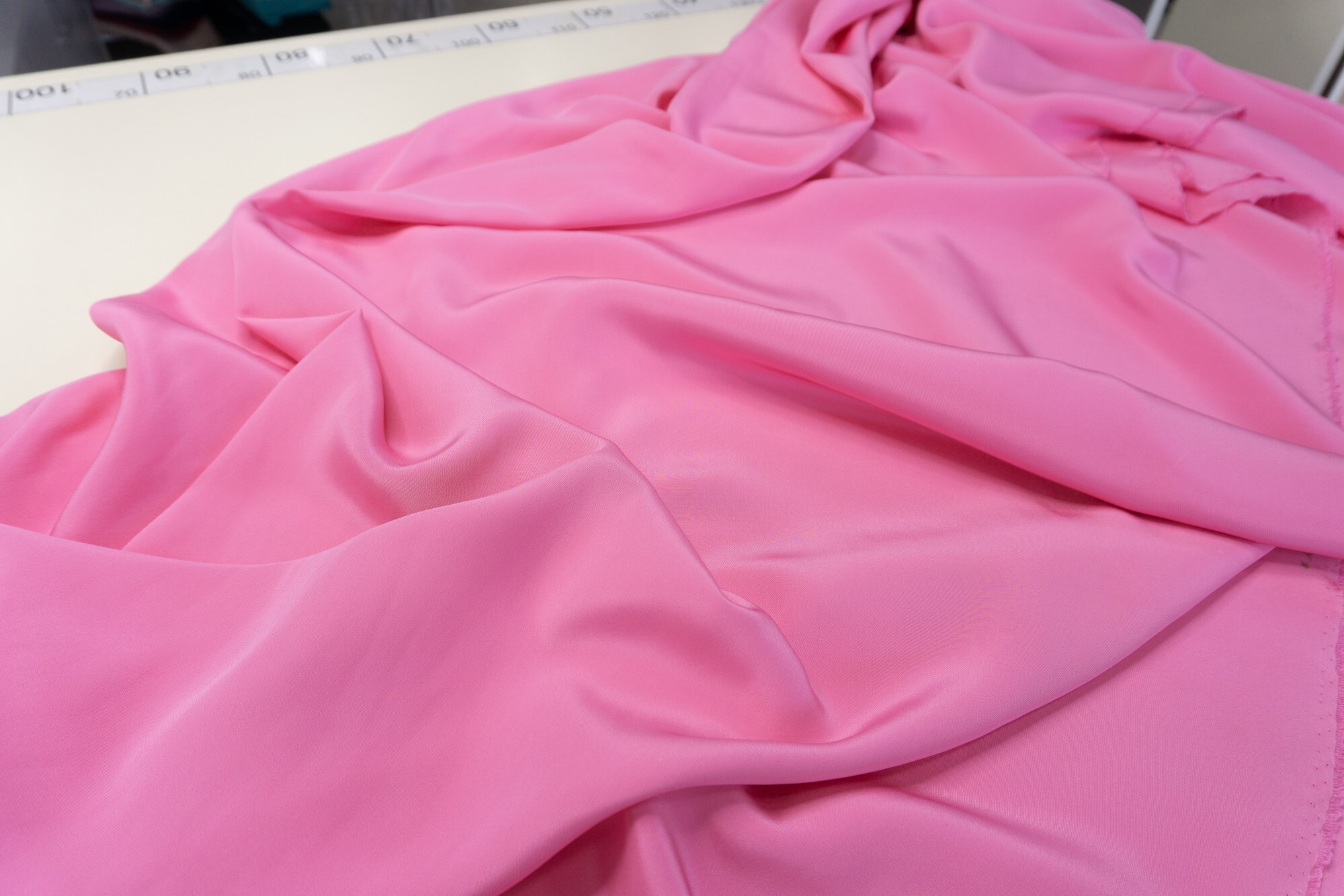 

Ткань UNOFABRIC 2200532684893 Шелк плотный кади розовый . Ткань для шитья 100x138 см