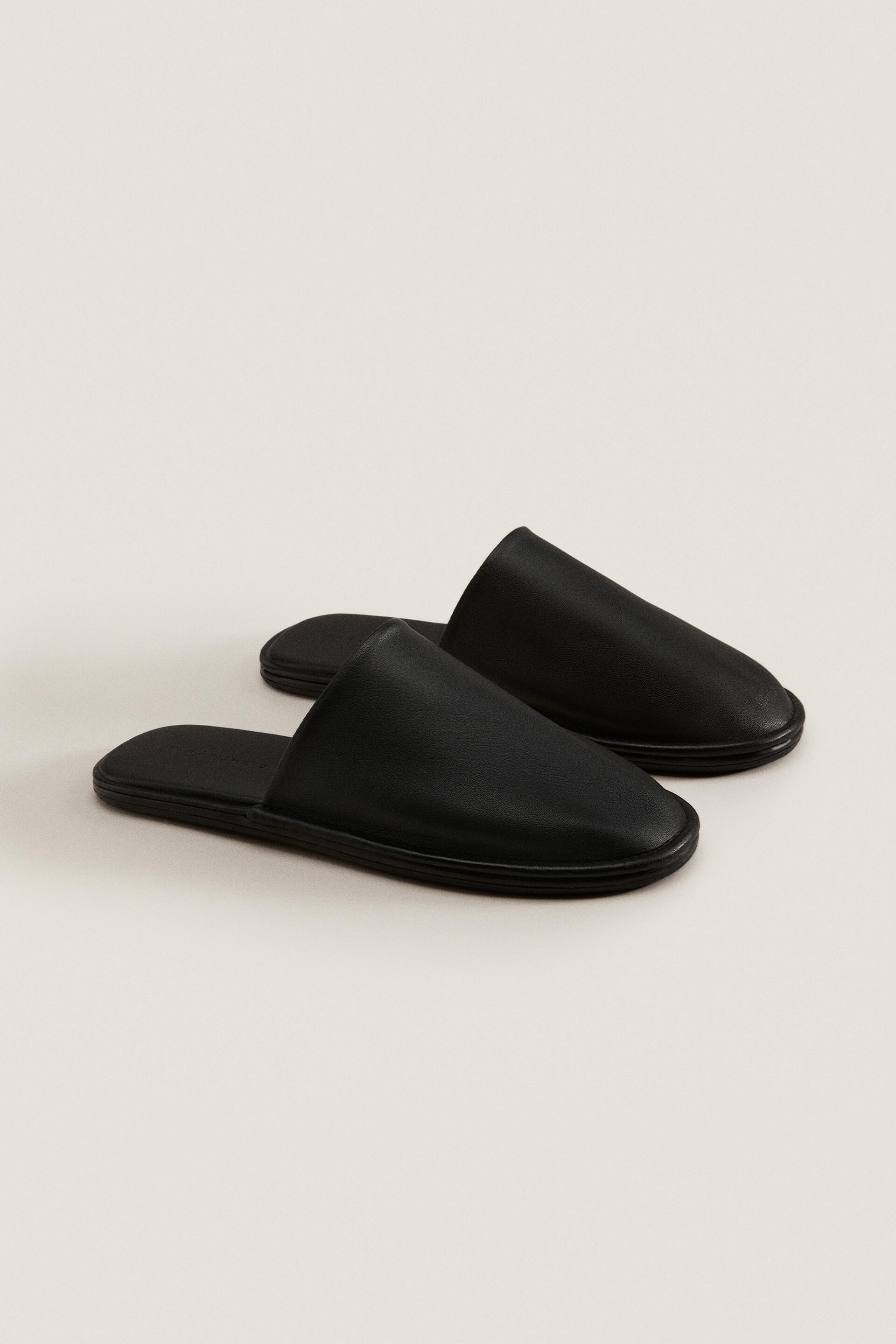 

Тапочки мужские ZARA 12005001 черные 40 EU (доставка из-за рубежа), 12005001