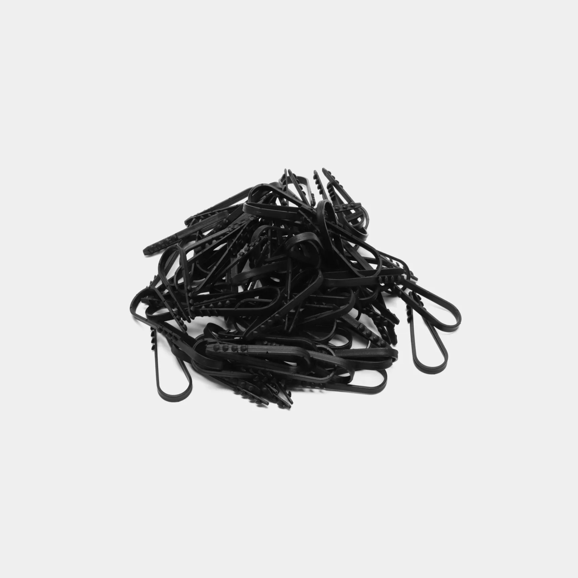 Дюбель - хомут плоский, черный 5-10 мм, 100 шт. дюбель хомут duwi дхп 6 14 для плоского кабеля цвет черный 10 шт