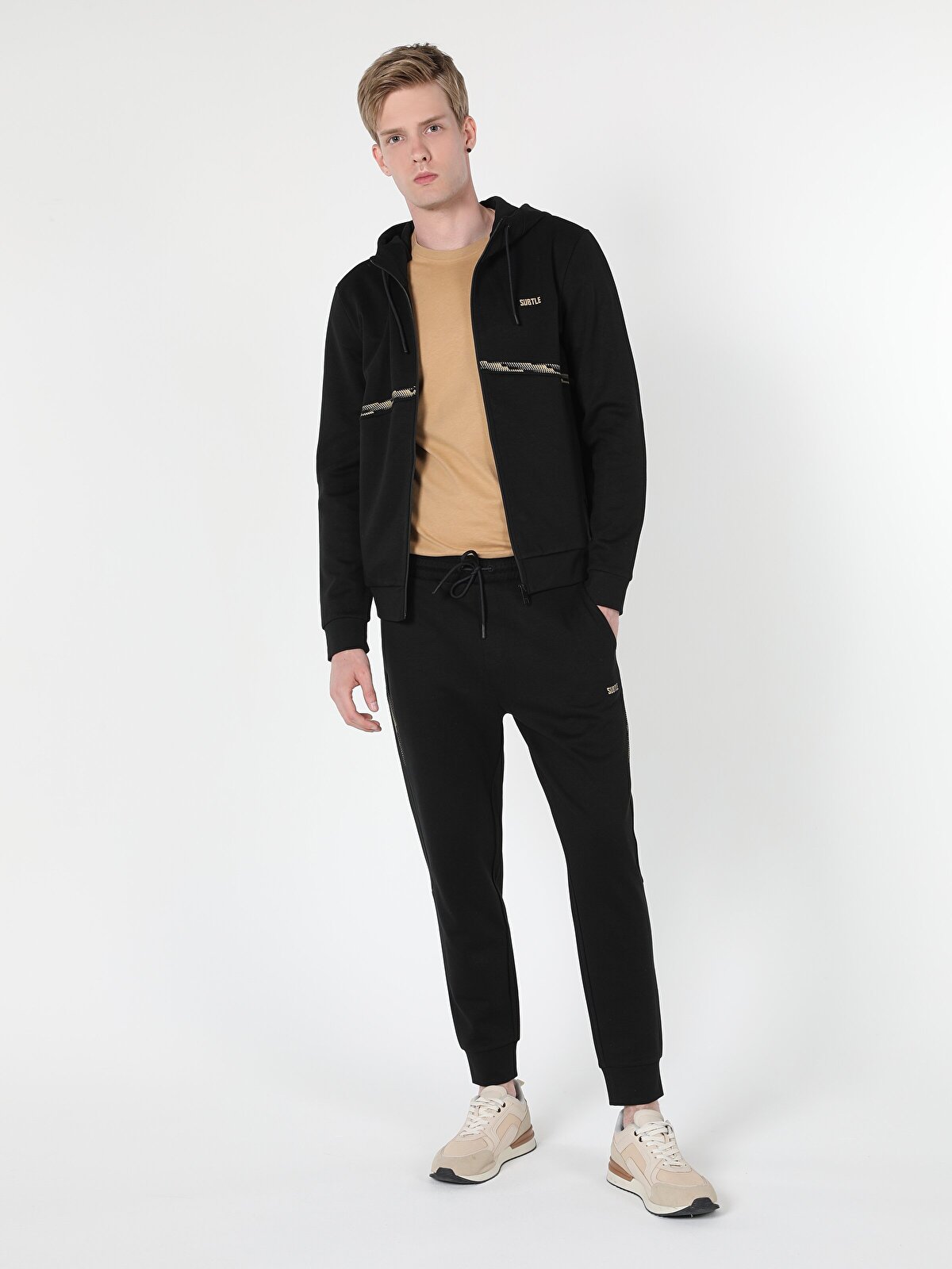 

Спортивные брюки мужские Colin's CL1059675_Q1.V1_BLK черные M, Черный, CL1059675_Q1.V1_BLK