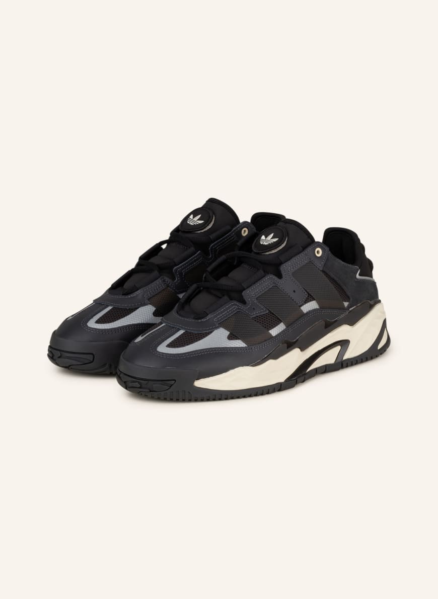 

Кроссовки мужские Adidas 1001302368 черные 41 RU (доставка из-за рубежа), 1001302368