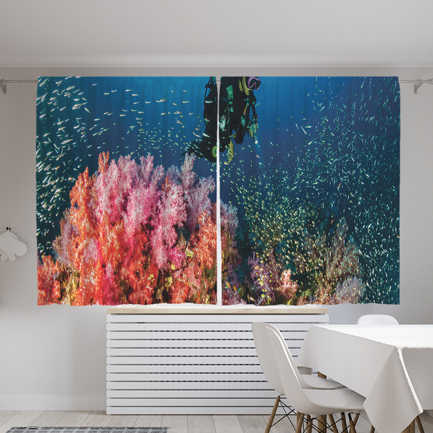 фото Классические шторы joyarty "дайвер в облаке рыб", серия oxford delux, 2 полотна 145x180 см